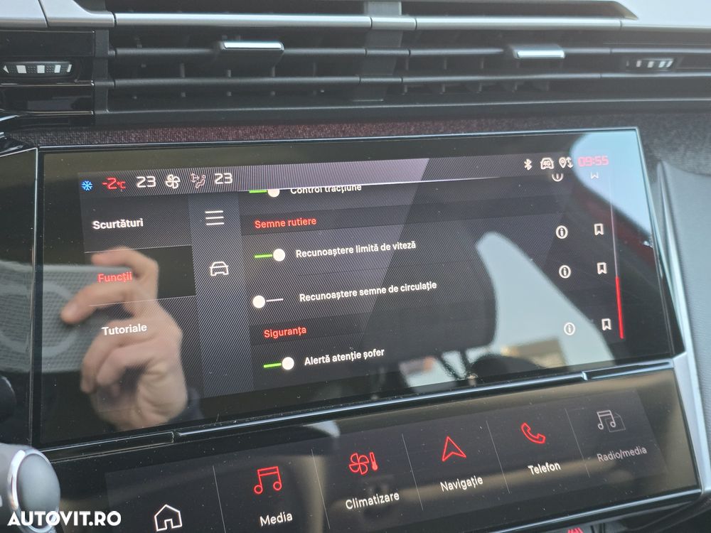 Peugeot 408 1.2L PureTech 130 S&S EAT8 Allure - 31