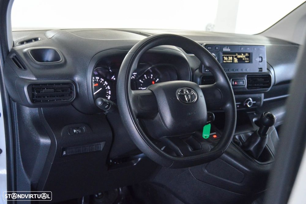Toyota Proace City 1.5D L2 Comfort 3L - 24