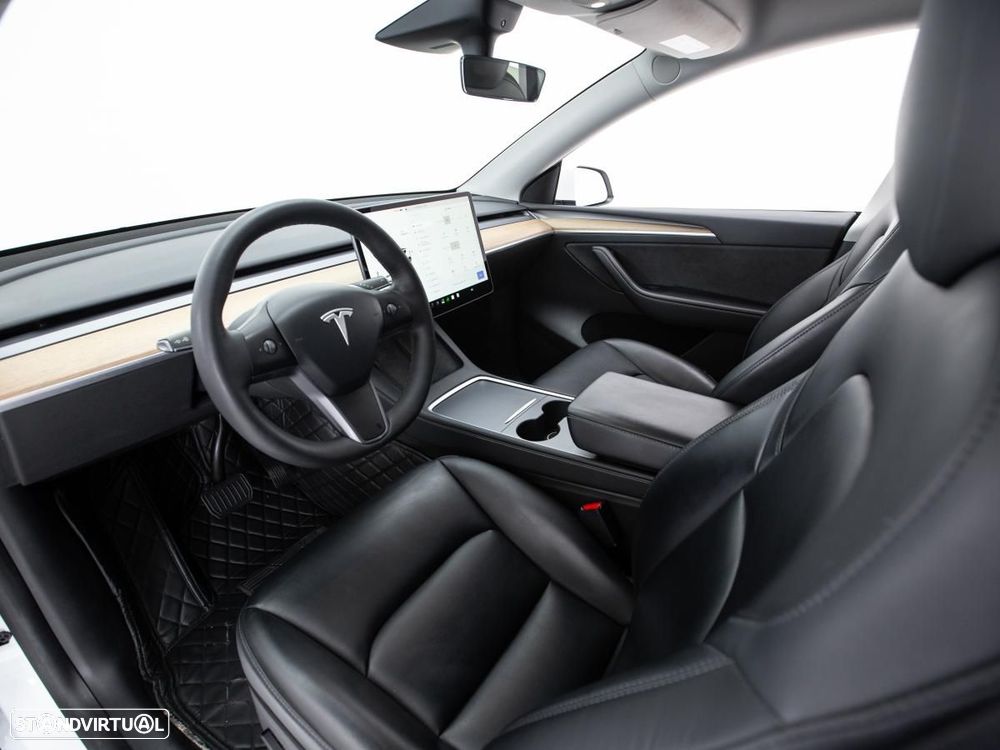 Tesla Model Y Long Range Dual Motor AWD - 8