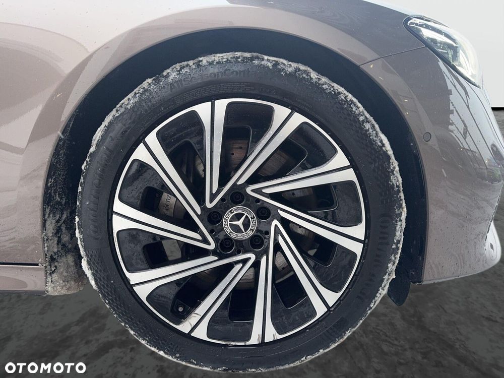 Mercedes-Benz Klasa E - 22