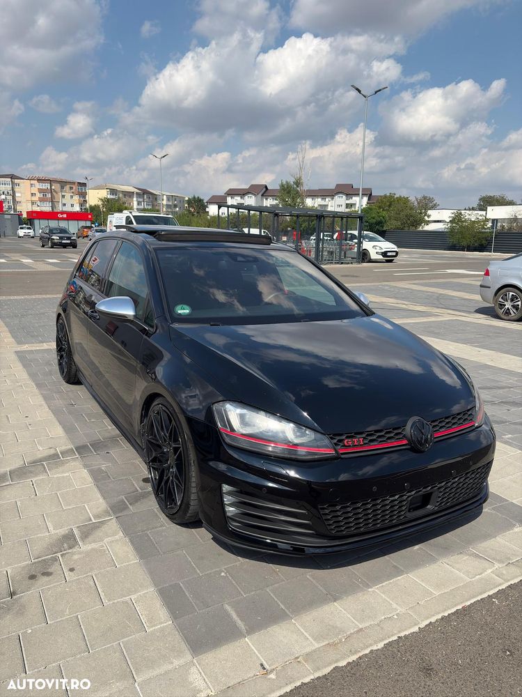 Volkswagen Golf GTI Performance BlueMotion Technology DSG - 2
