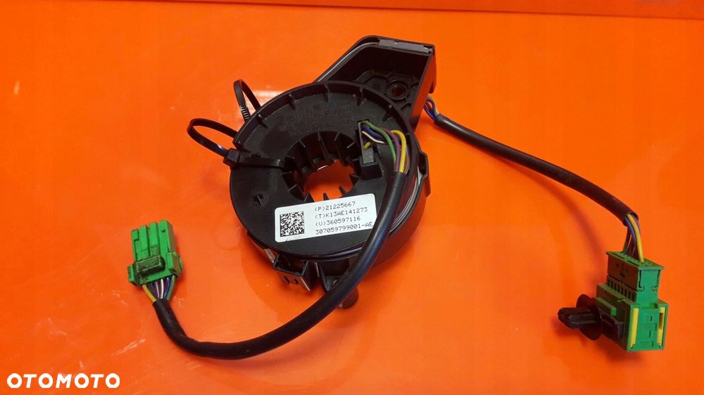 VOLVO FH4 TAŚMA MONTAŻOWA POD KIEROWNICĘ - 1