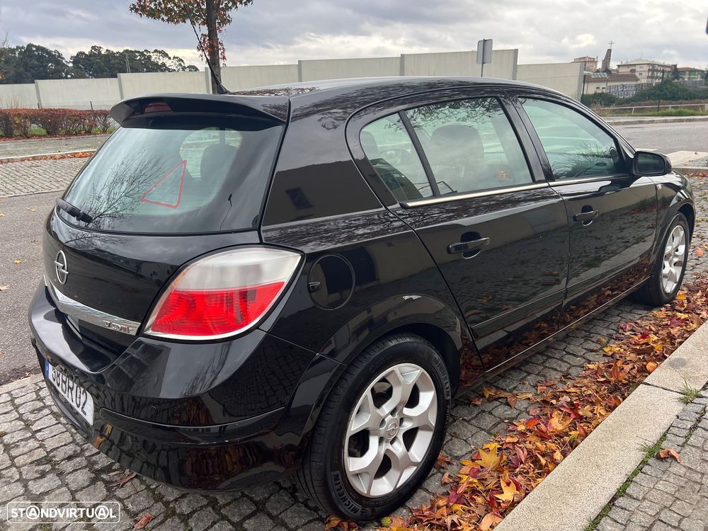 Opel Astra 1.7 CDTI Cosmo - 4