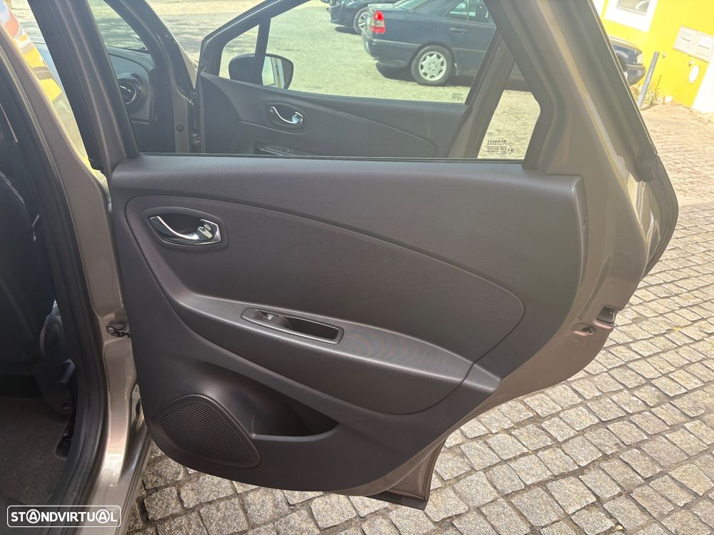 Renault Captur 1.5 dCi Exclusive - 37