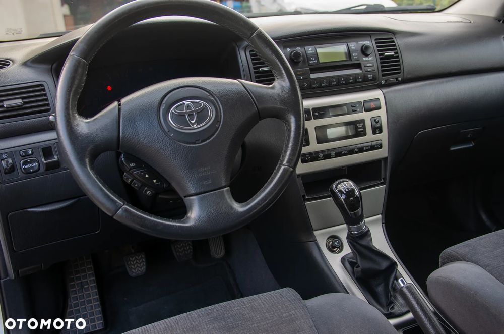 Toyota Corolla - 16