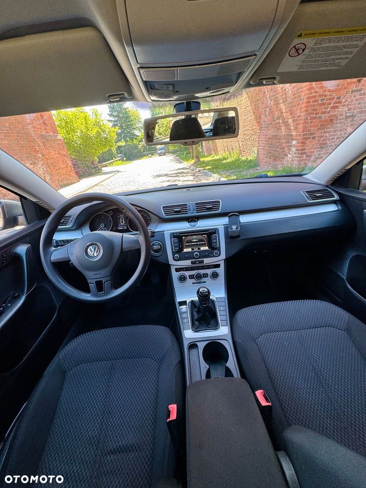 Volkswagen Passat - 17