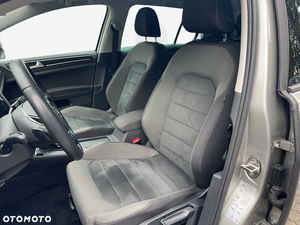 Volkswagen Golf - 11