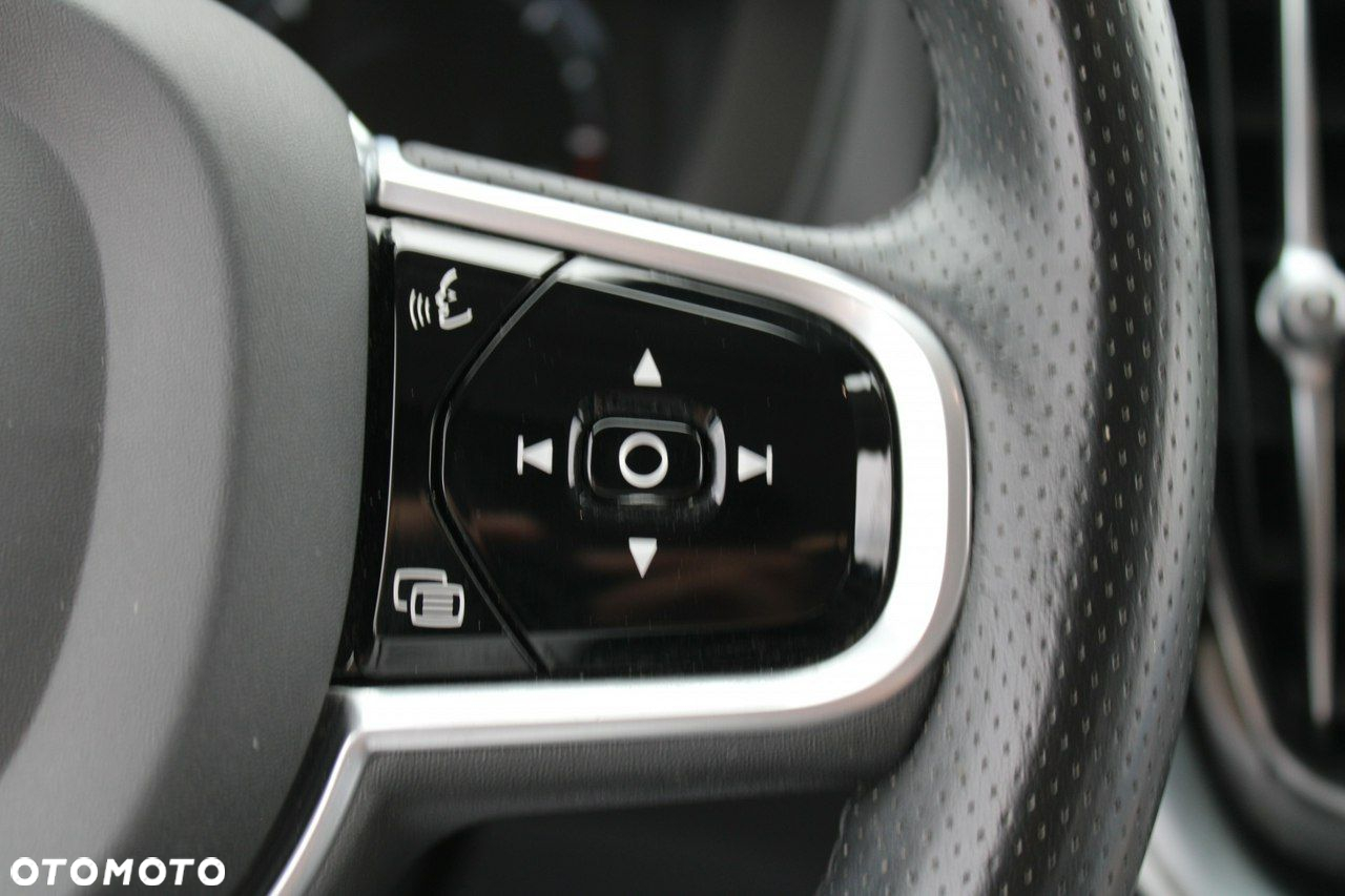 Volvo XC 60 - 25