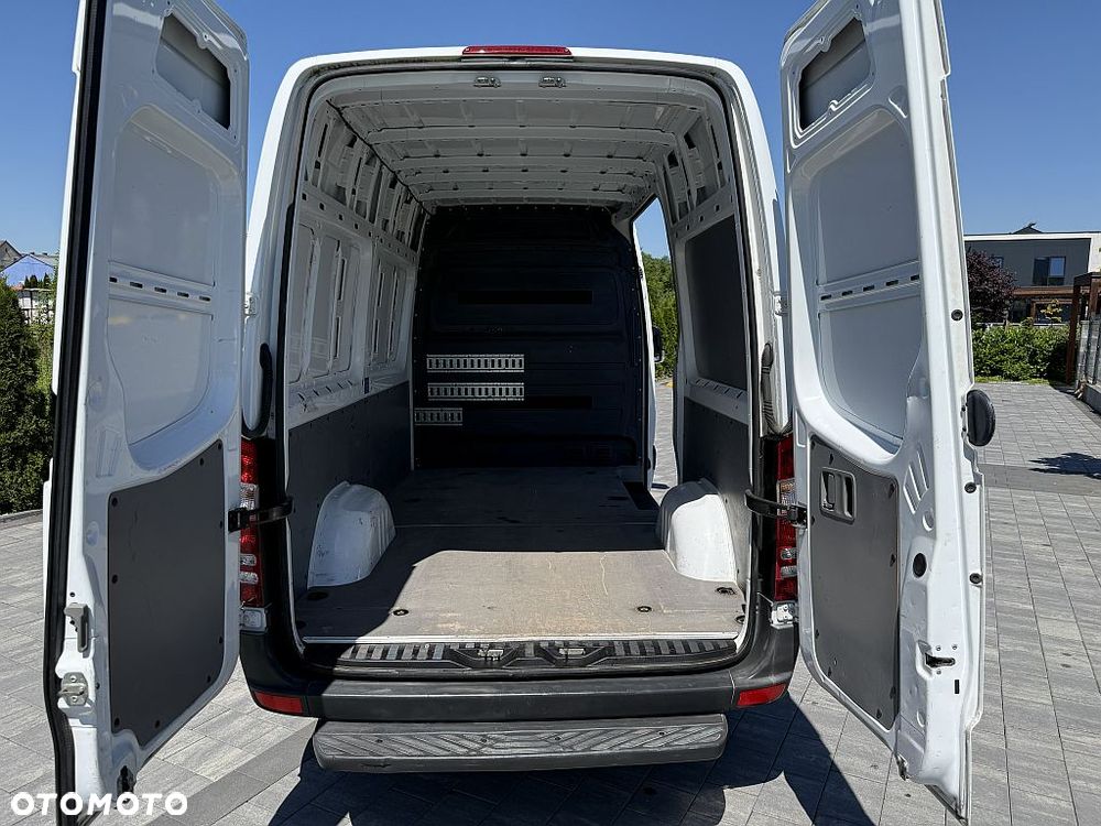 Mercedes-Benz Sprinter - 10