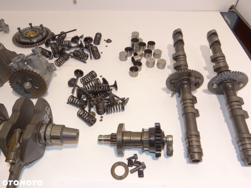 CB 1300 Wał + panewki + korbowody+ podpory wału, kosz sprzęgła, miska olejowa, wałek rozrządu, zawory, szklanki - 8