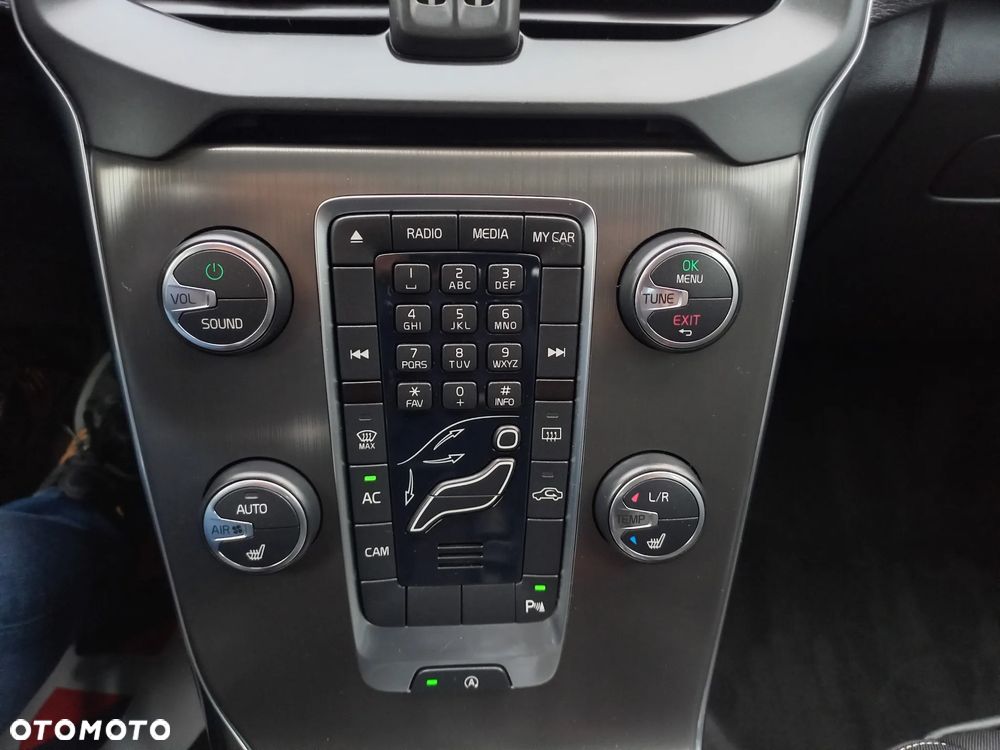 Volvo V40 D3 Momentum - 33