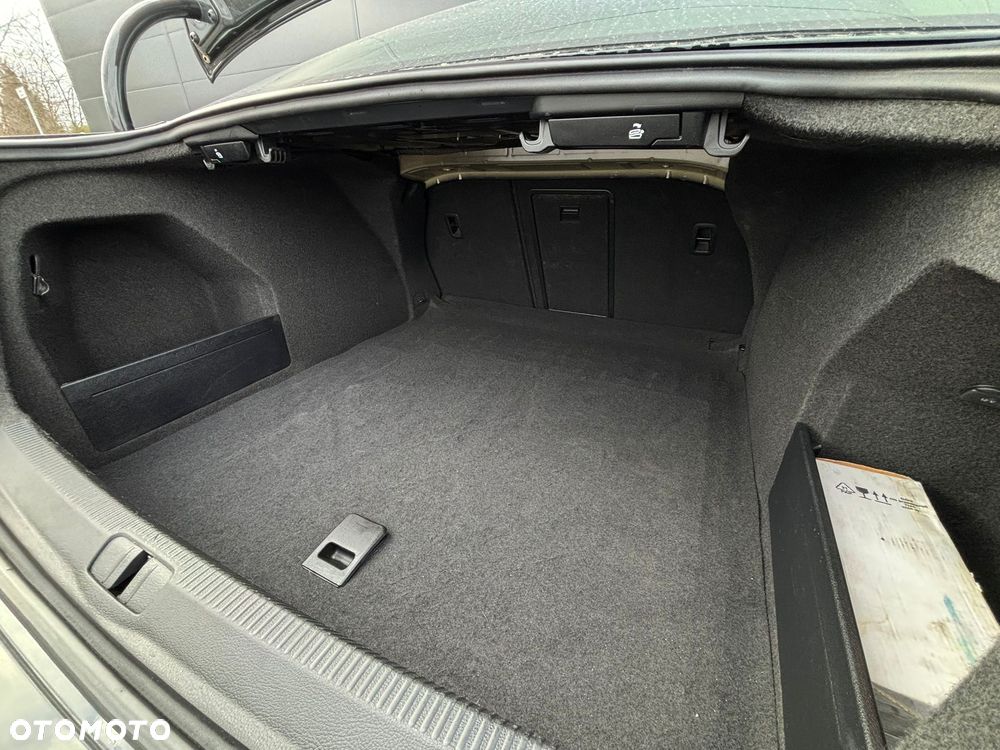 Volkswagen Passat 2.0 TDI Comfortline - 25