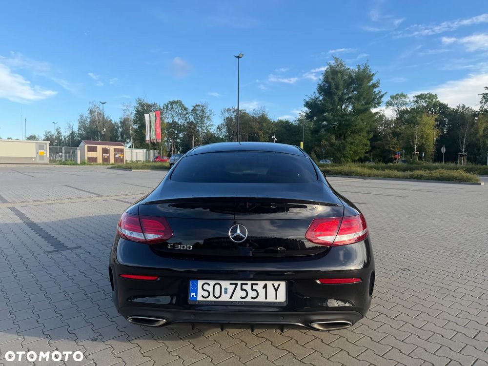 Mercedes-Benz Klasa C 300 9G-TRONIC Night Edition - 8