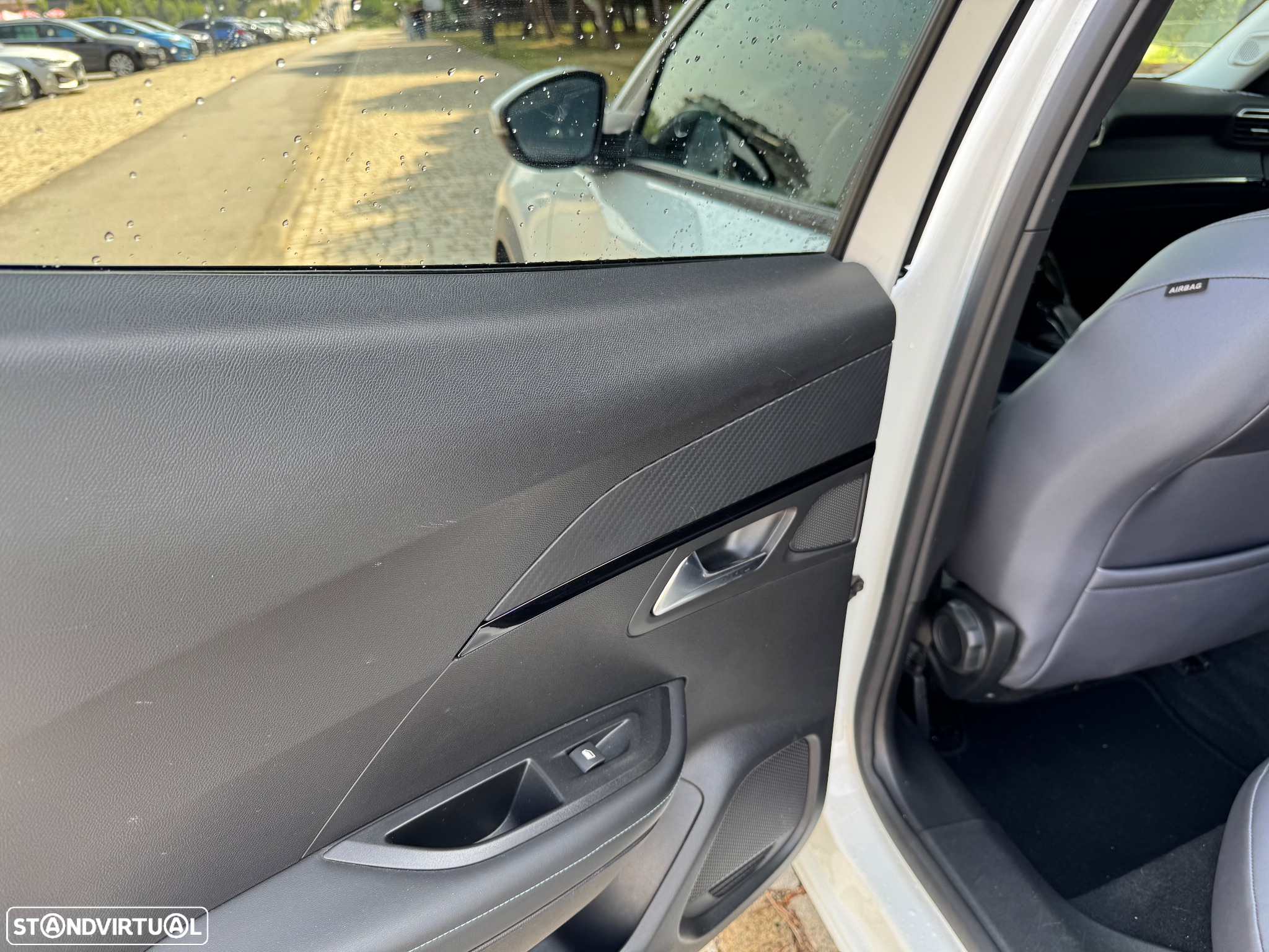 Peugeot e-2008 50 kWh Active Pack - 21