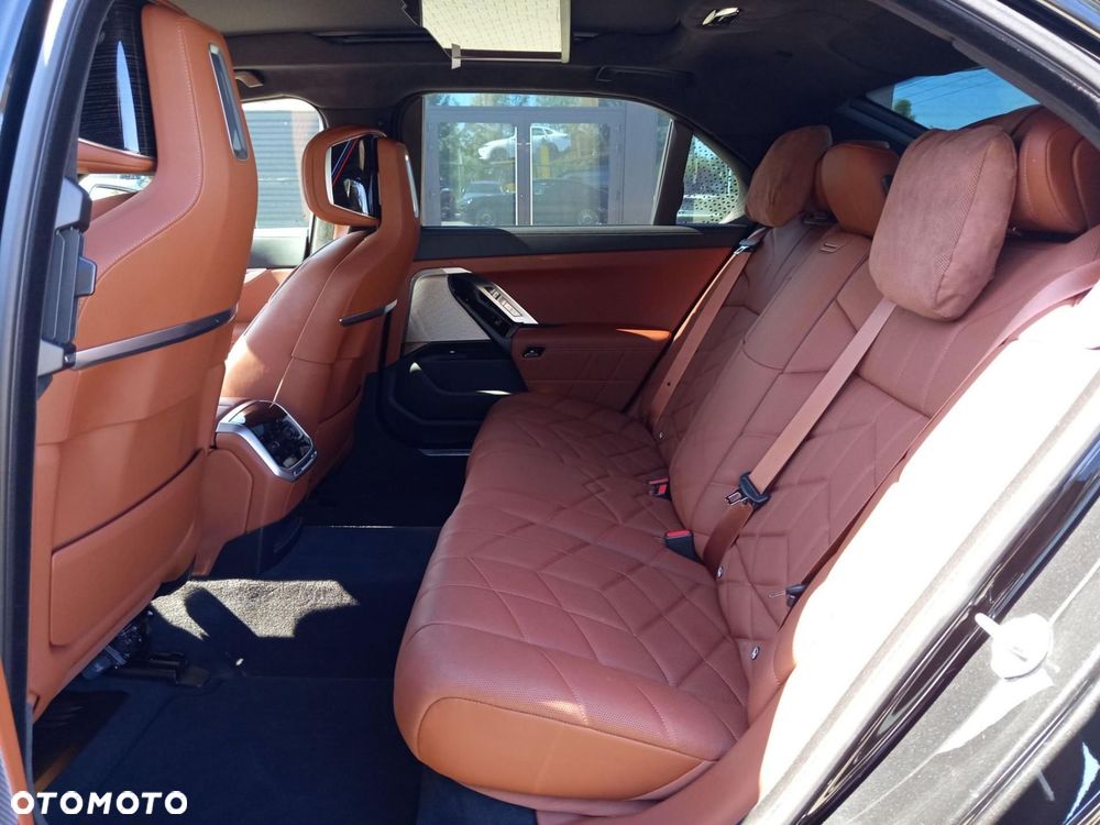 BMW Seria 7 - 23
