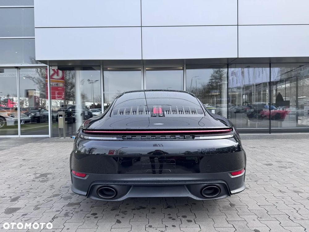 Porsche 911 Carrera 4S - 5
