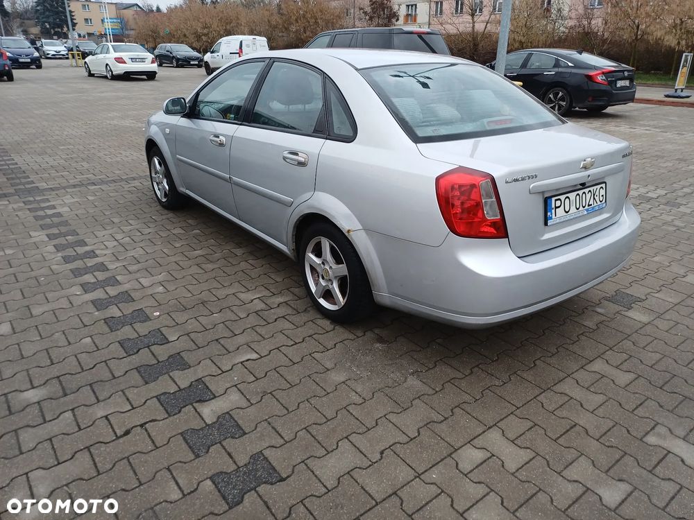Chevrolet Lacetti - 4