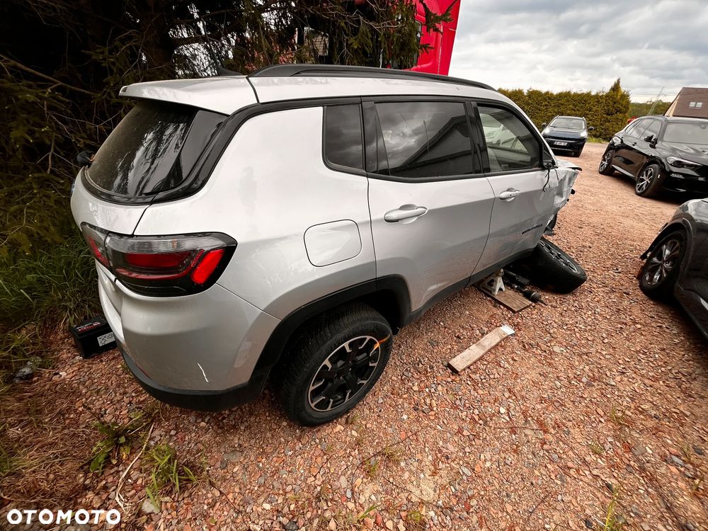 Jeep Compass 1.3 T-GDI 4xe Automatik Trailhawk - 3