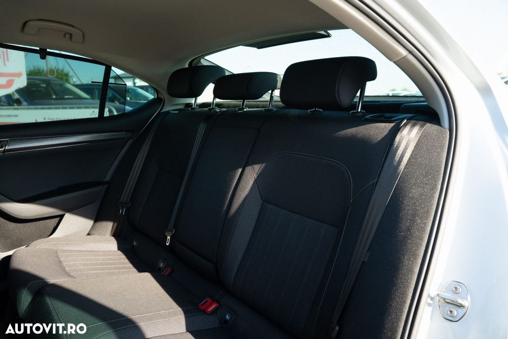 Skoda Superb 2.0 TDI DSG Style - 19