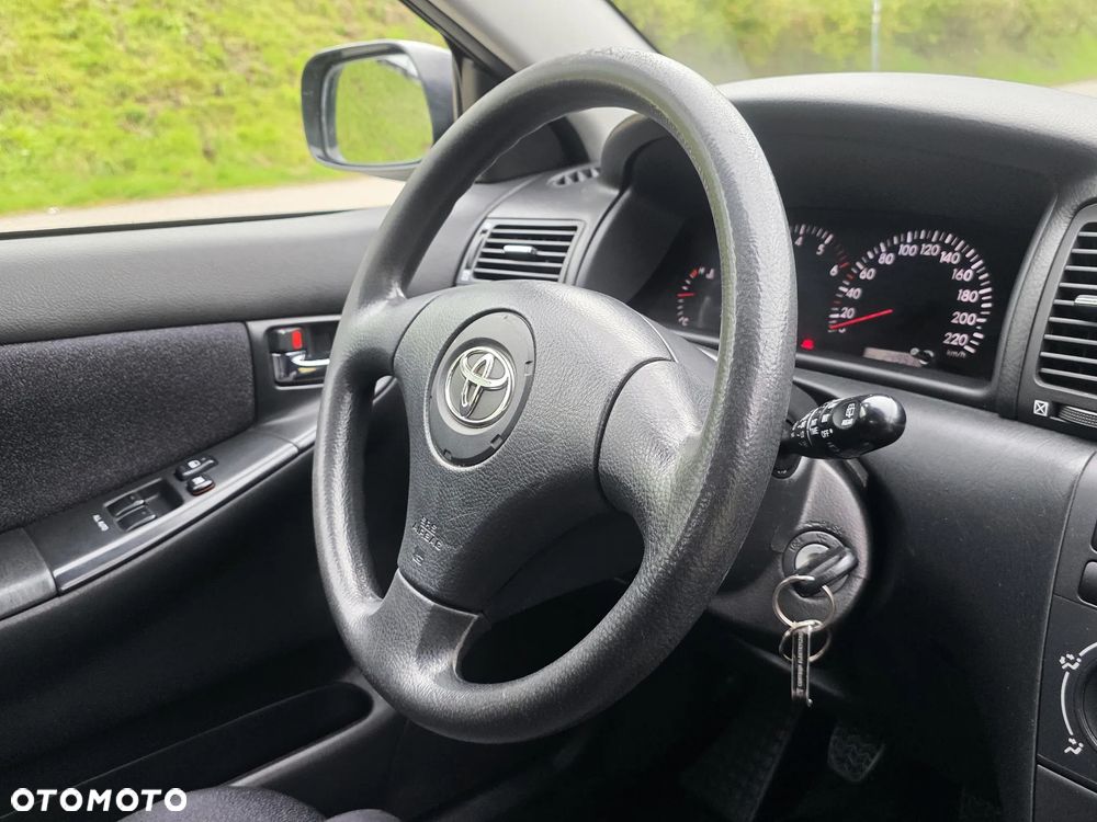 Toyota Corolla 2.0 D-4D Base - 20