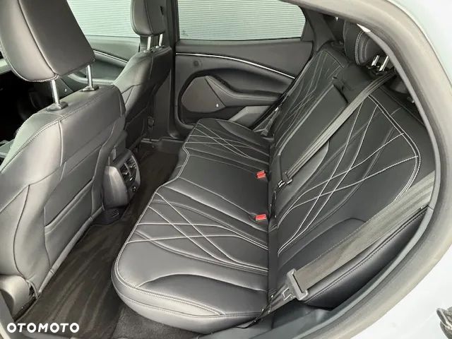 Ford Mustang Mach-E - 23