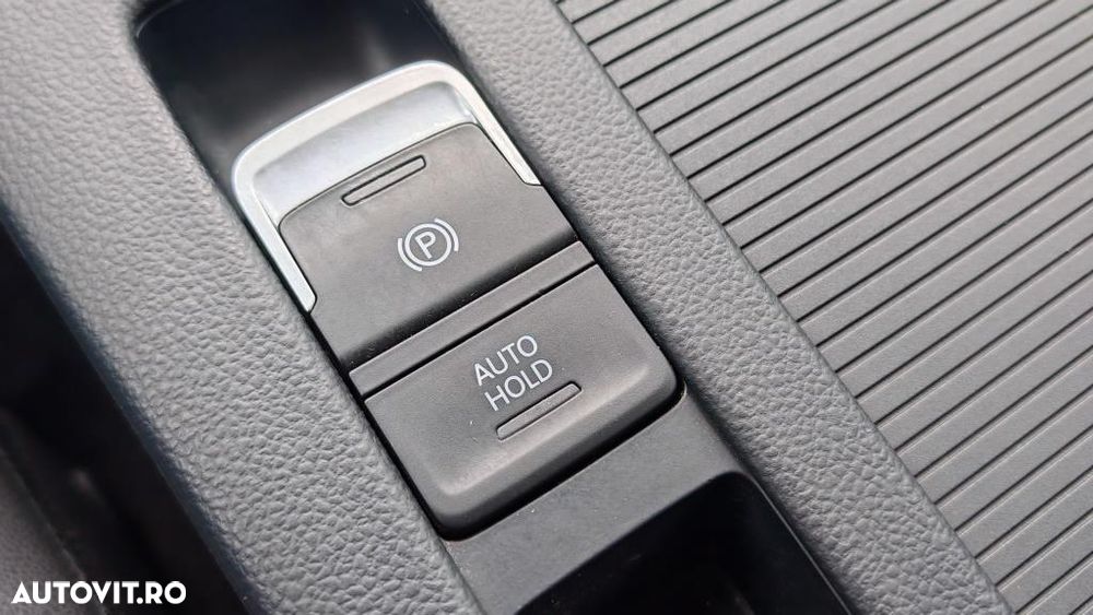 Volkswagen Passat 2.0 TDI SCR DSG Highline - 24