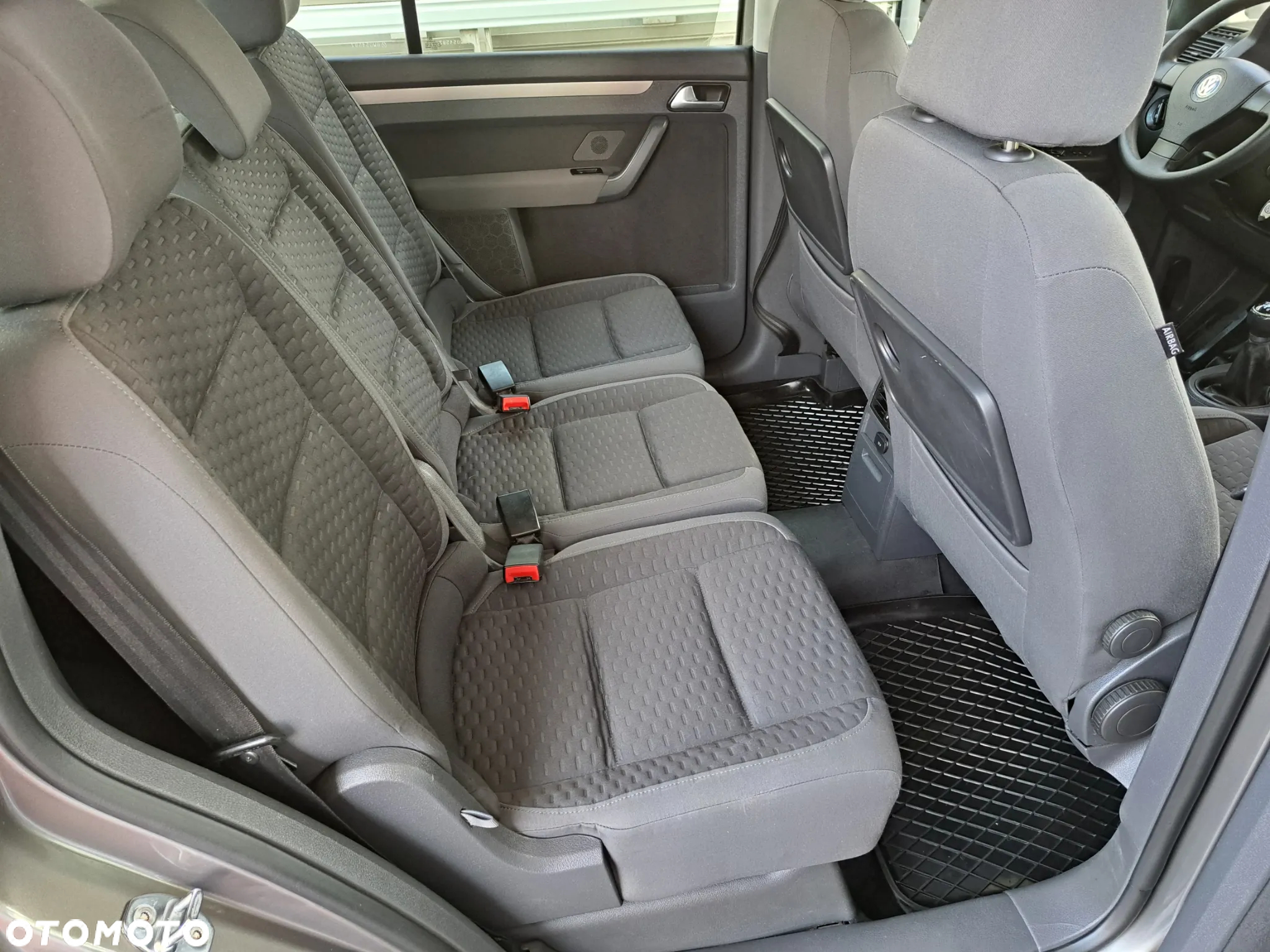 Volkswagen Touran - 19