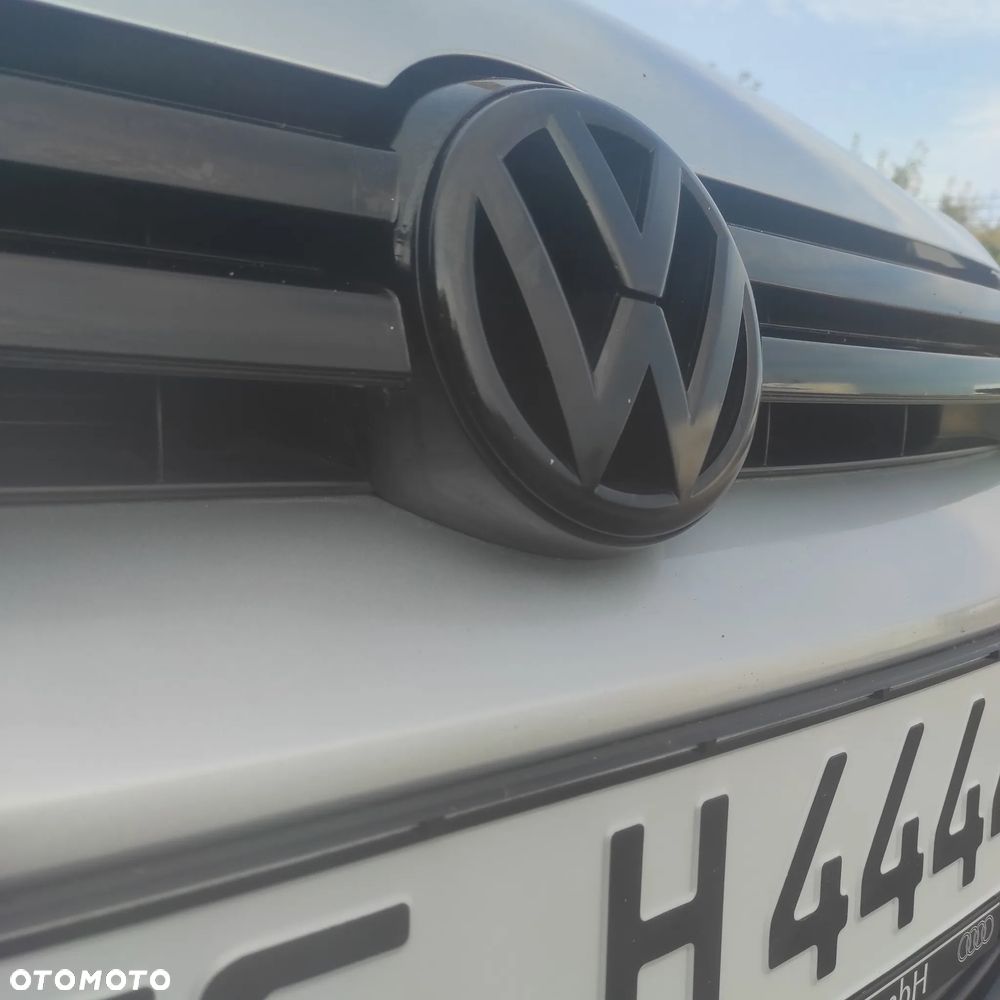 Volkswagen Golf - 33