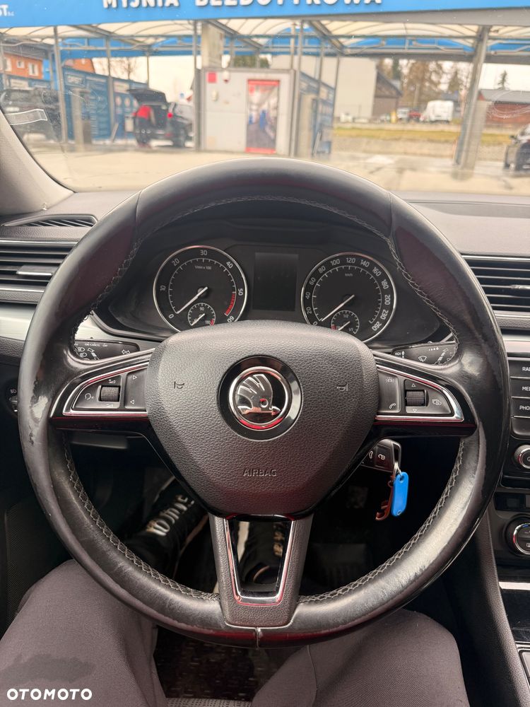 Skoda Superb 2.0 TDI Ambition DSG - 21