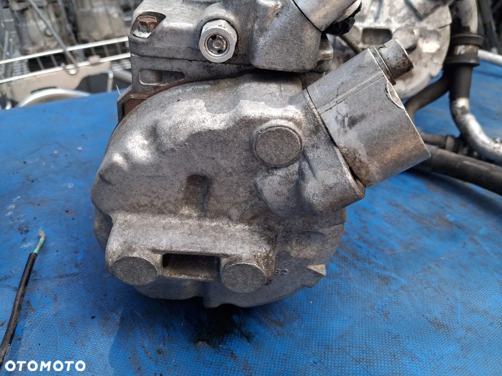 Sprężarka klimatyzacji Volkswagen Passat B5 FL Lift Audi A4 B5 FL Lift A6 C5 FL Lift Skoda Superb Denso 7SBU16C  8D0260808  447220-8182 pompa kompresor klimy 1.9 TDI - 8