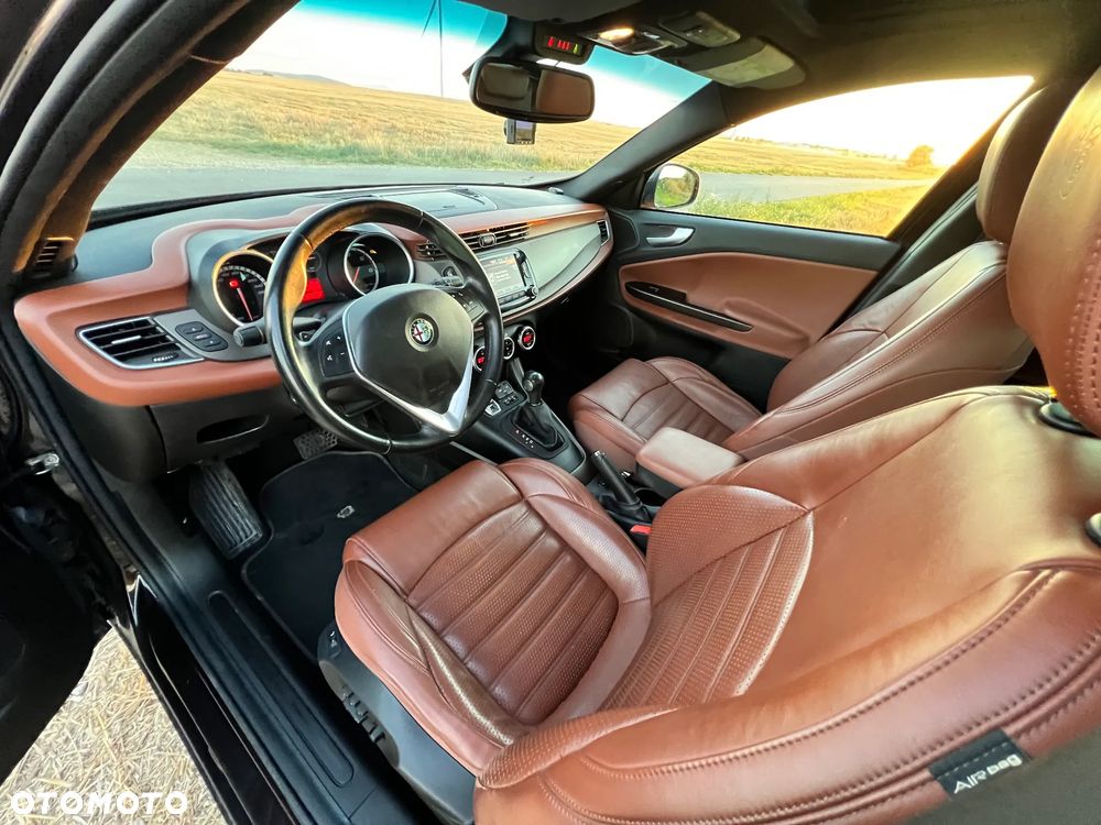 Alfa Romeo Giulietta 2.0 JTDM Exclusive TCT - 8