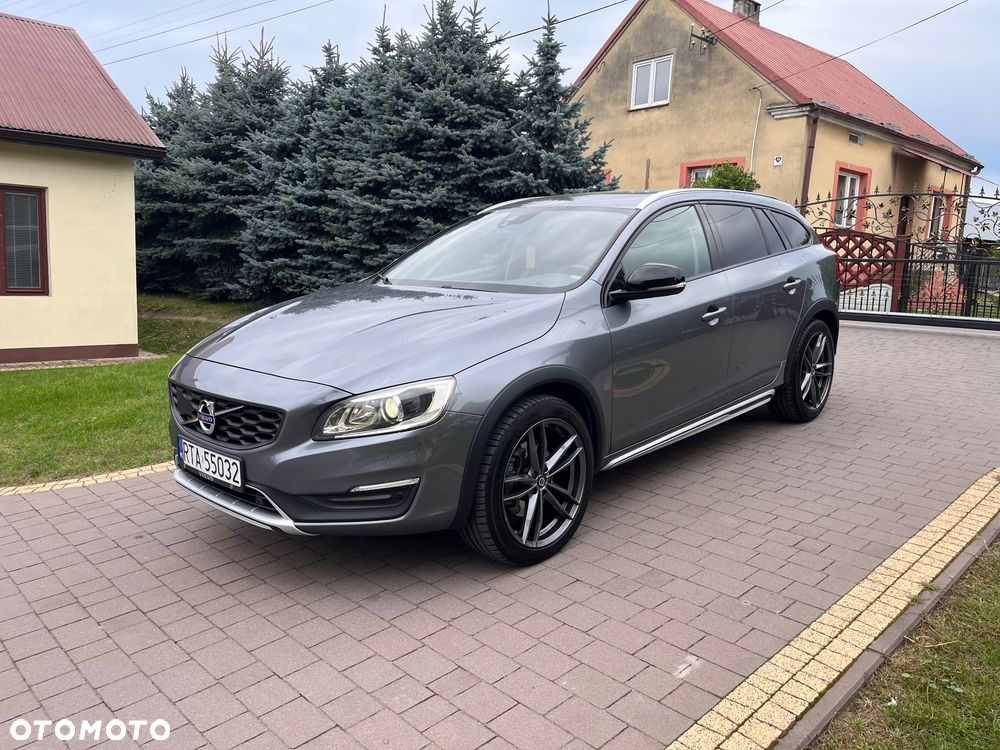 Volvo V60 Cross Country D4 Summum - 1