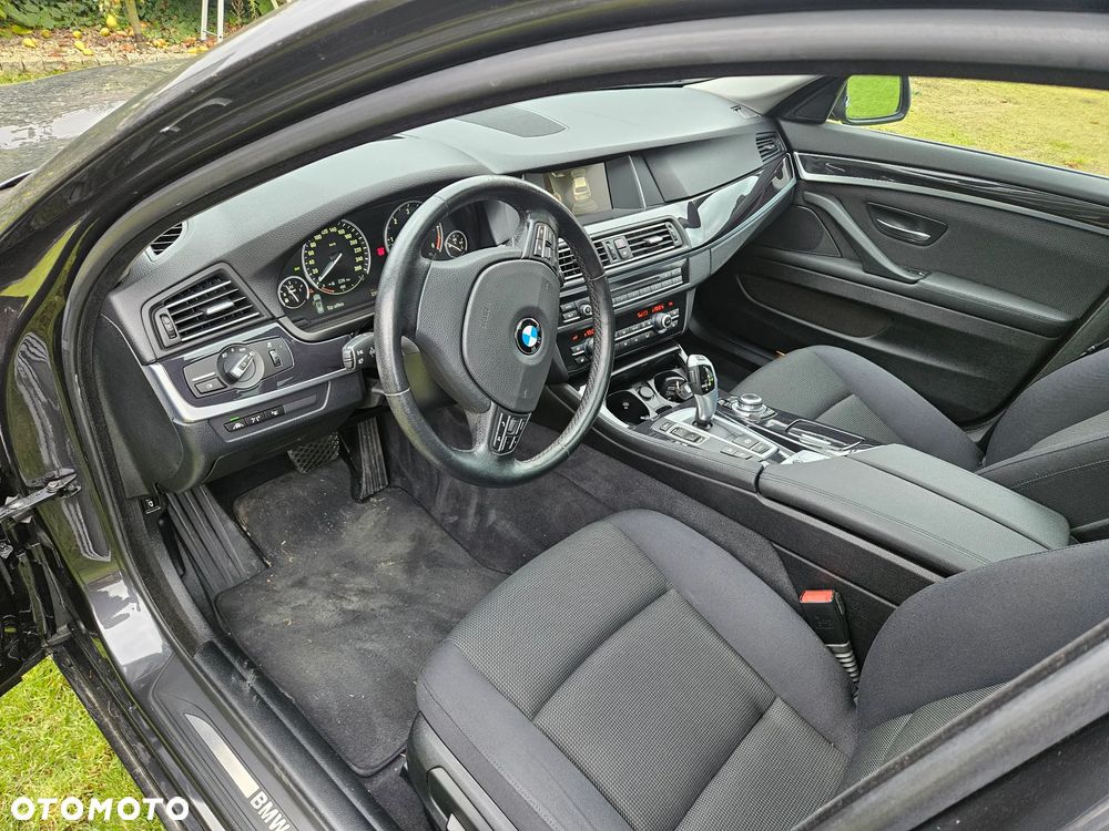 BMW Seria 5 520d xDrive Touring - 26