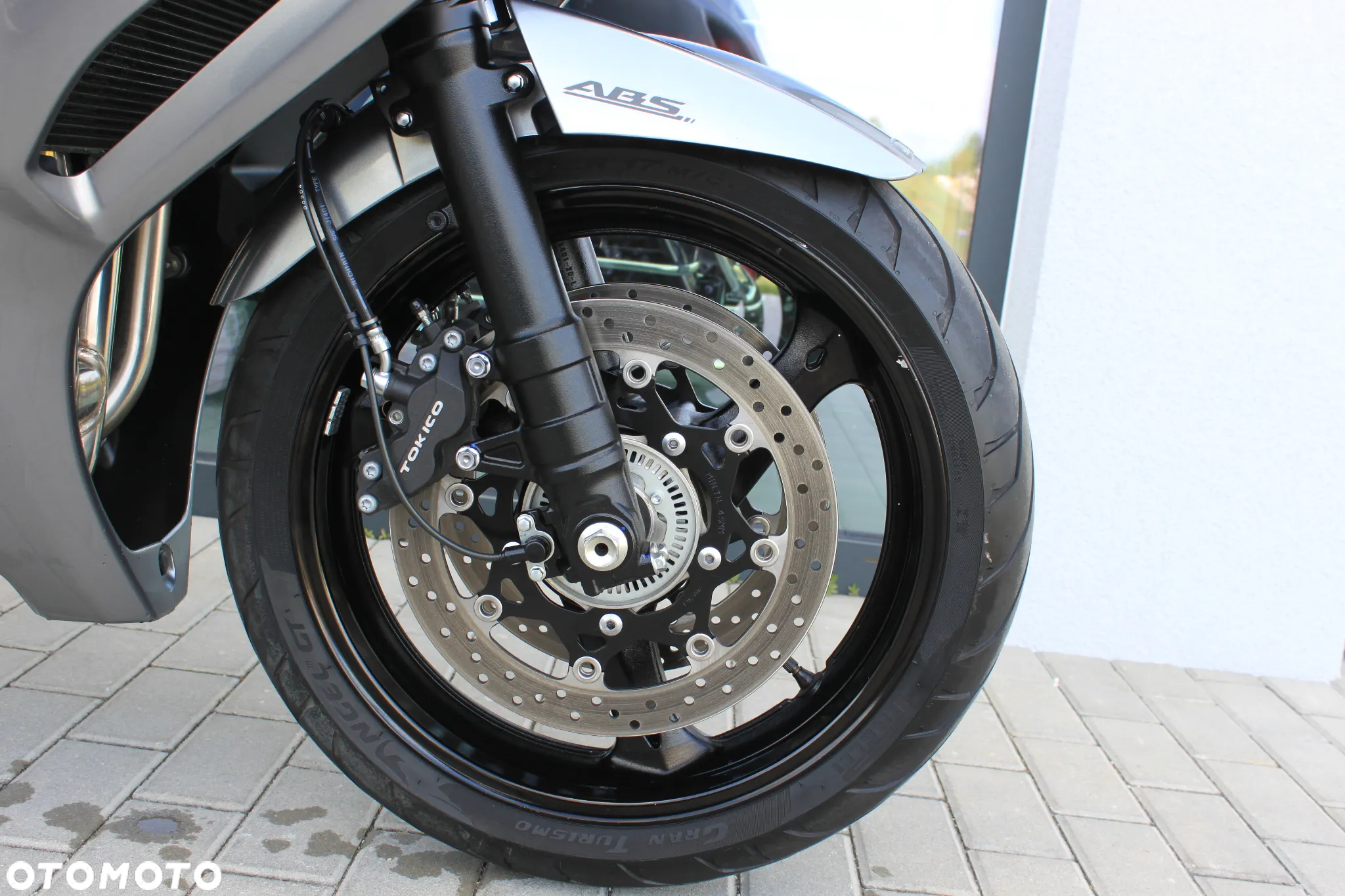 Suzuki GSX - 16