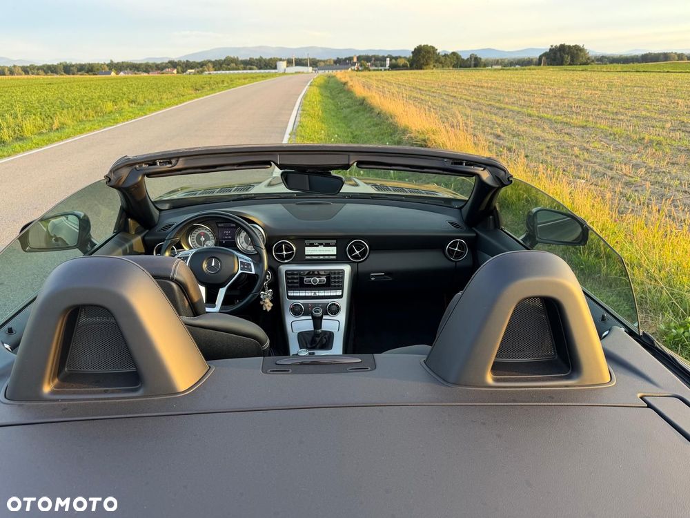 Mercedes-Benz SLK 200 CGI - 14