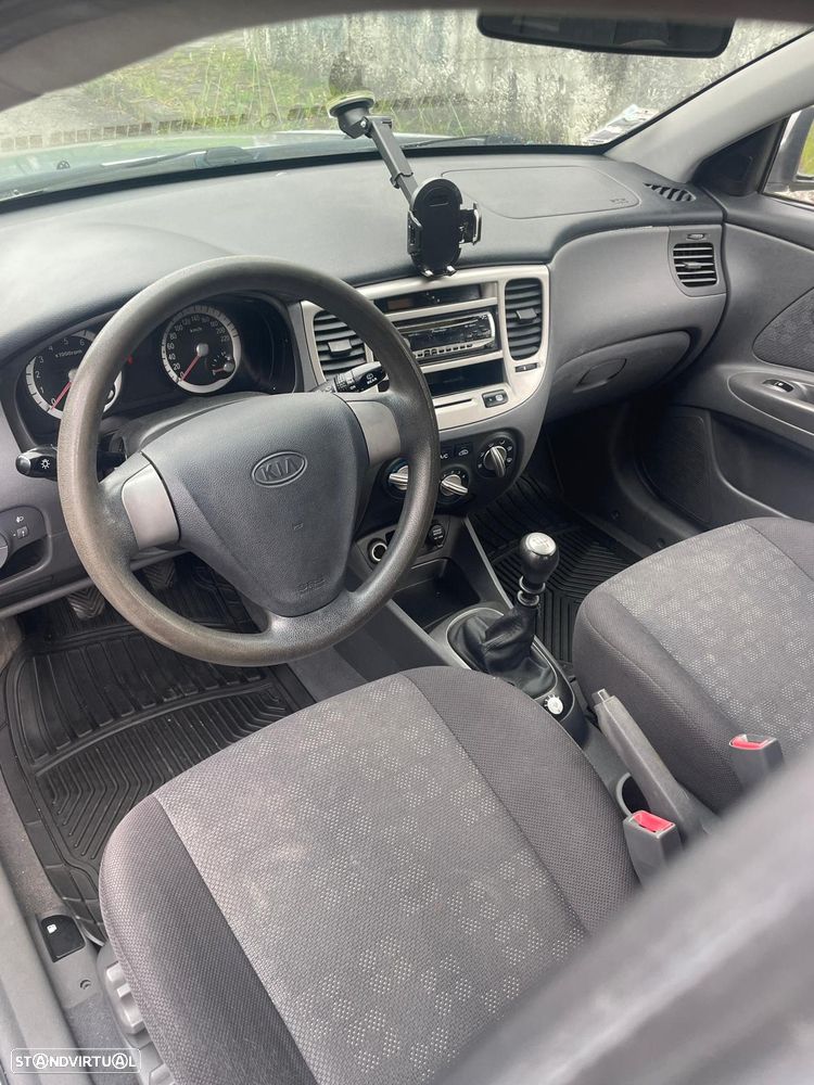 Kia Rio 1.4 Base - 5