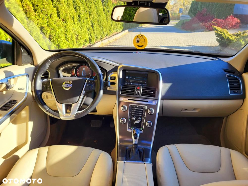 Volvo XC 60 T5 Drive-E Momentum - 5