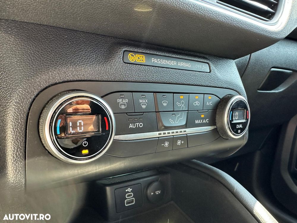 Ford Kuga - 12
