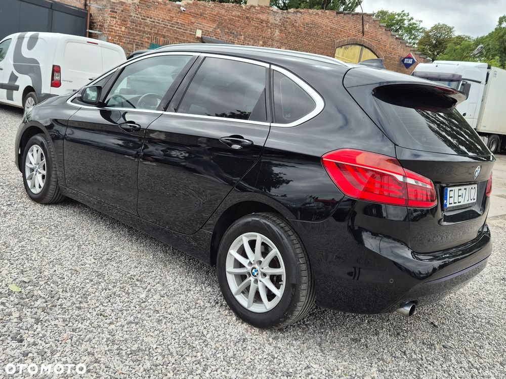 BMW Seria 2 216d Sport Line - 8