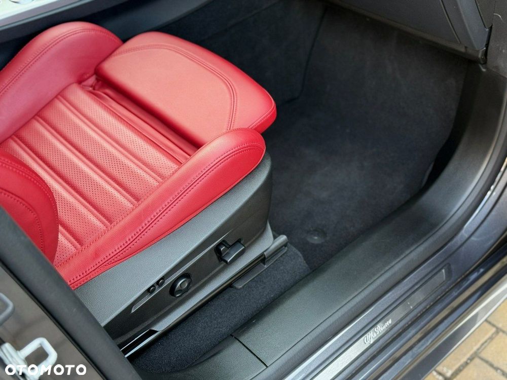 Alfa Romeo Stelvio 2.0 Turbo 16V AT8-Q4 Super - 9