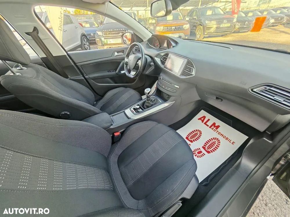 Peugeot 308 1.2 L PureTech Turbo S&S Allure Pack - 4