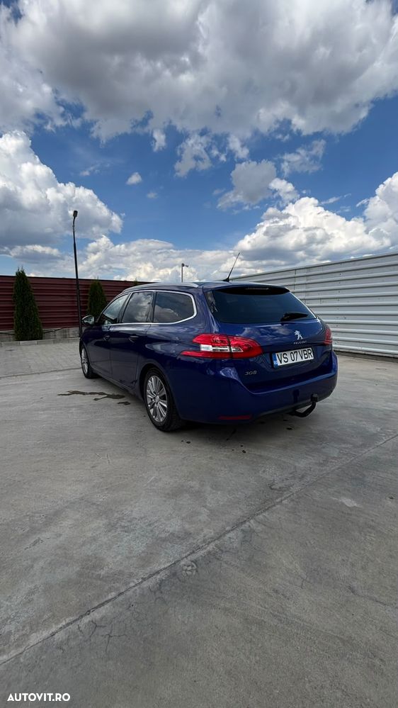 Peugeot 308 PureTech 130 GPF Stop & Start Allure Business-Paket - 24