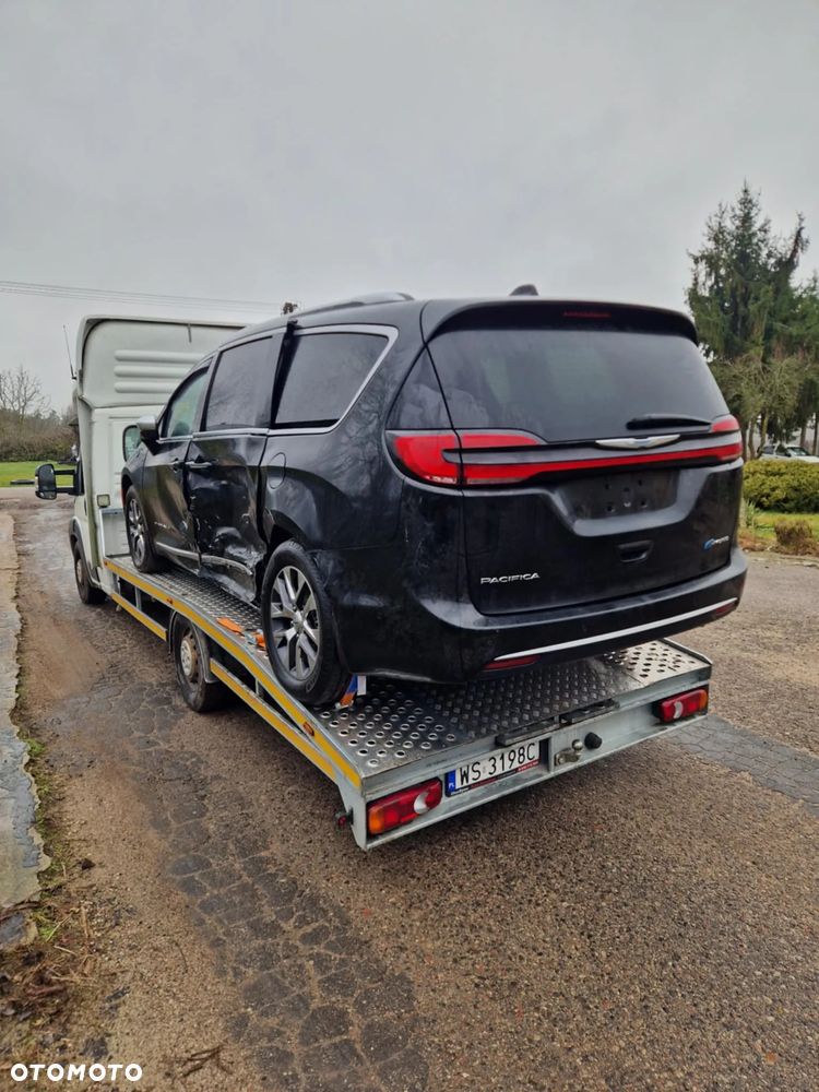 Chrysler Pacifica - 3