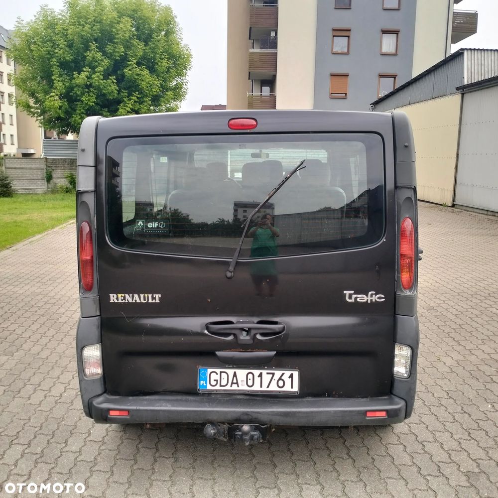Renault Trafic Passenger - 4