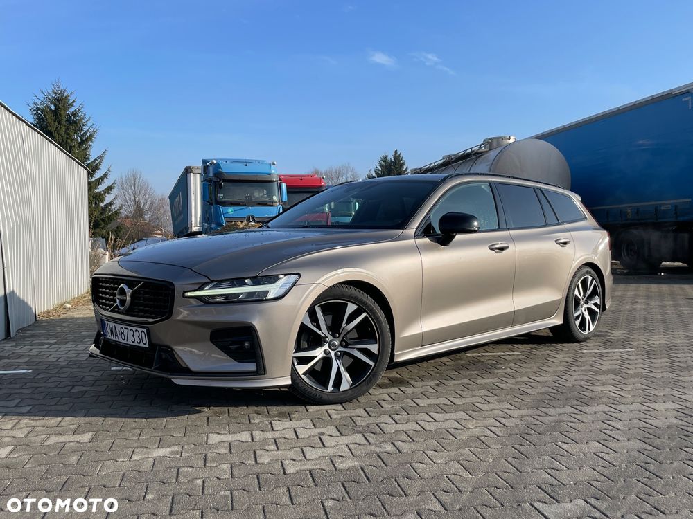 Volvo V60 B4 B R-Design - 4