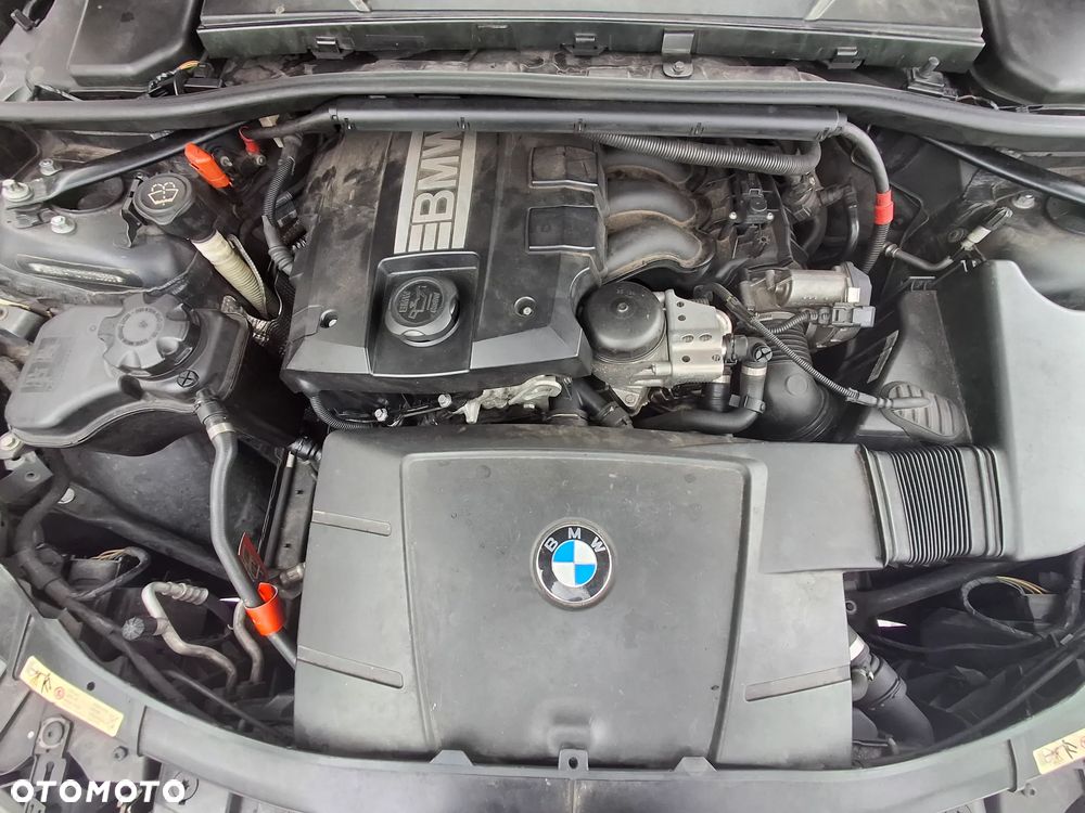 BMW Seria 3 320i - 14