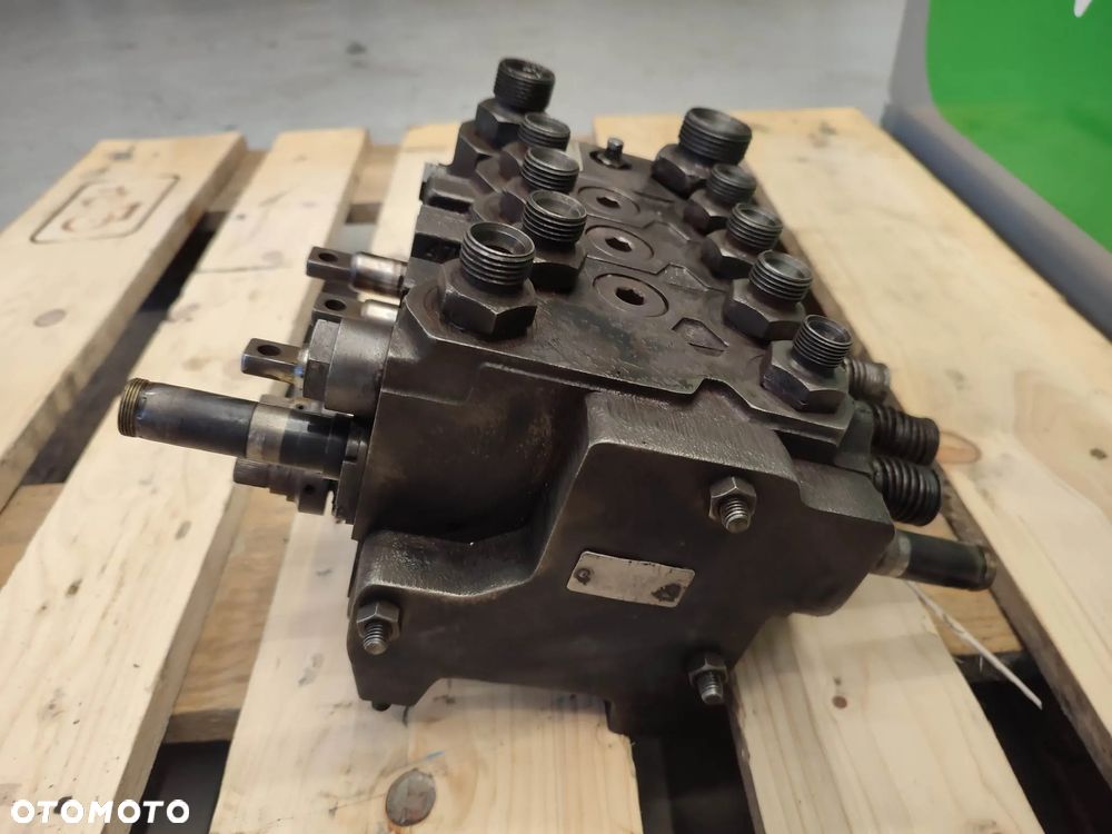 Rozdzielacz hydrauliczny JCB Fastrac 3185 (1525503681) - 8
