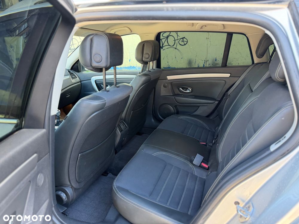 Renault Laguna dCi 150 FAP Start-Stop GT - 23