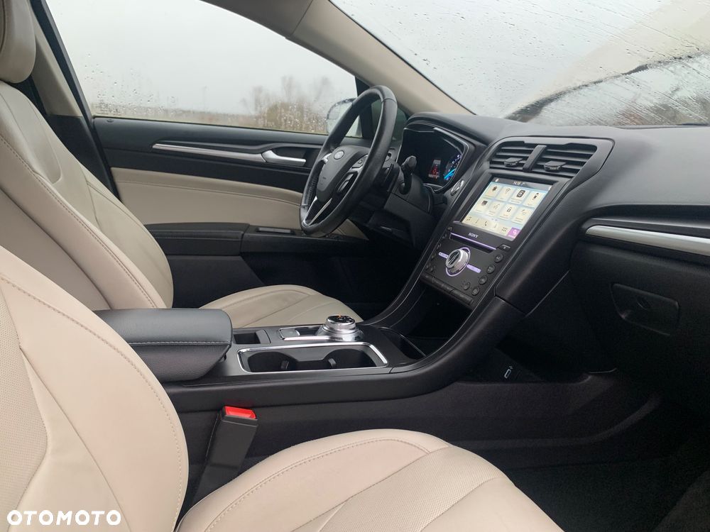 Ford Mondeo 2.0 EcoBoost Titanium - 10