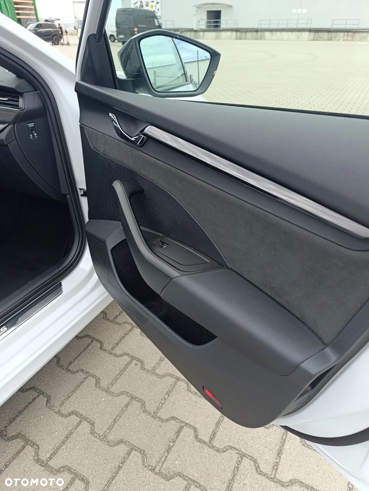 Skoda Octavia 2.0 TDI RS DSG - 7